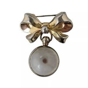 VINTAGE CORO SIGNED GOLD TONE RIBBON ROUND ORB & MUSTARD SEED BROOCH OF FAITH